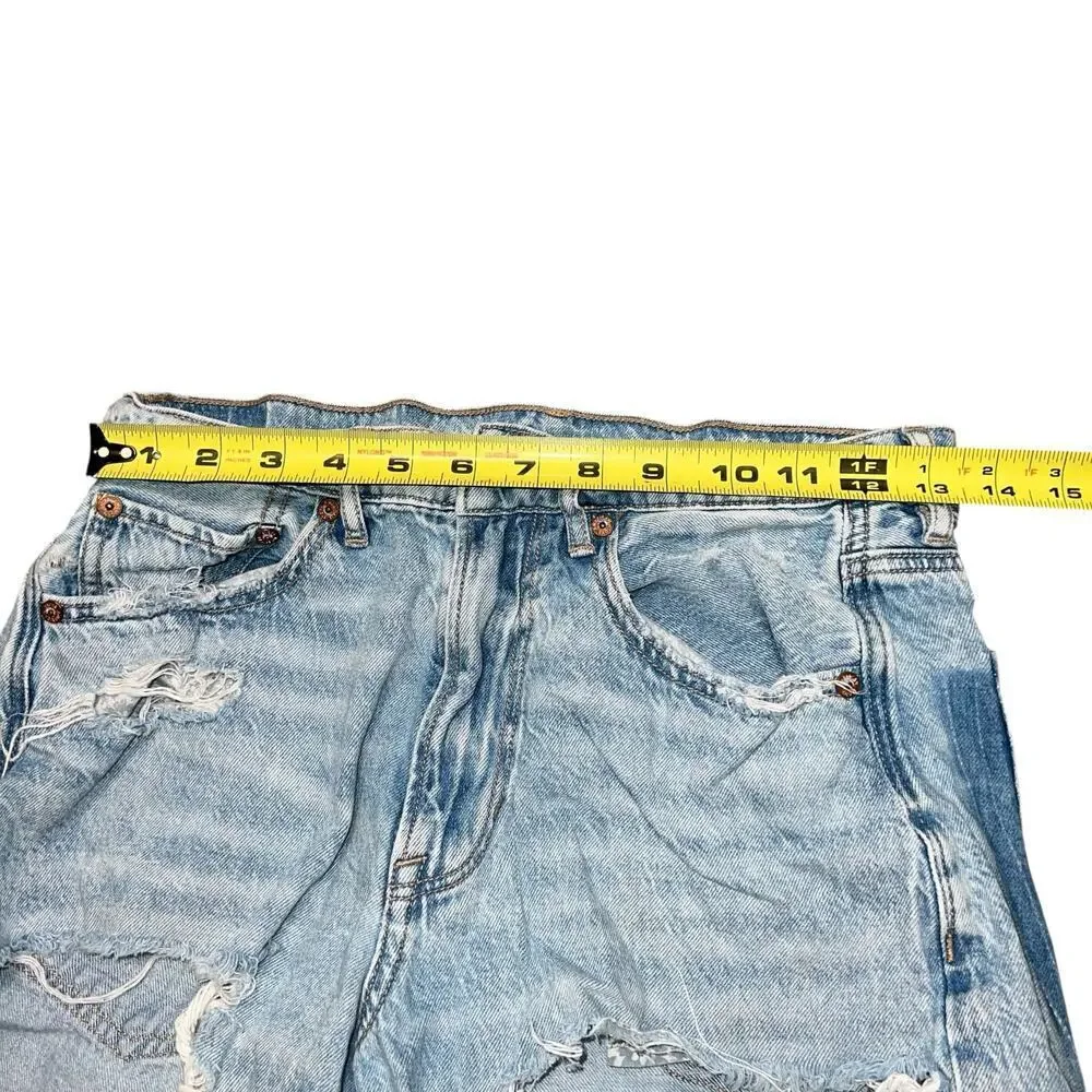AMERICAN EAGLE Super High-Rise Baggy Wide Leg Light Wash Jean Shorts Size 6